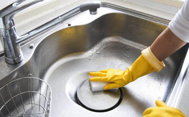  طرز تمیز کردن و براق کردن سینک ظرفشویی